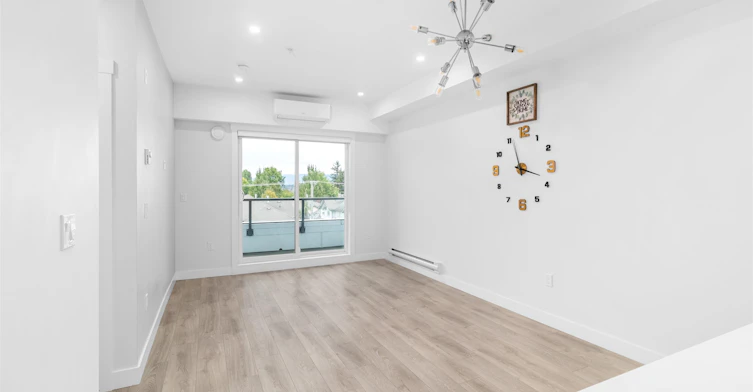 4xx-14438 72 Avenue, Surrey, BC, V3S 0B6 - 4