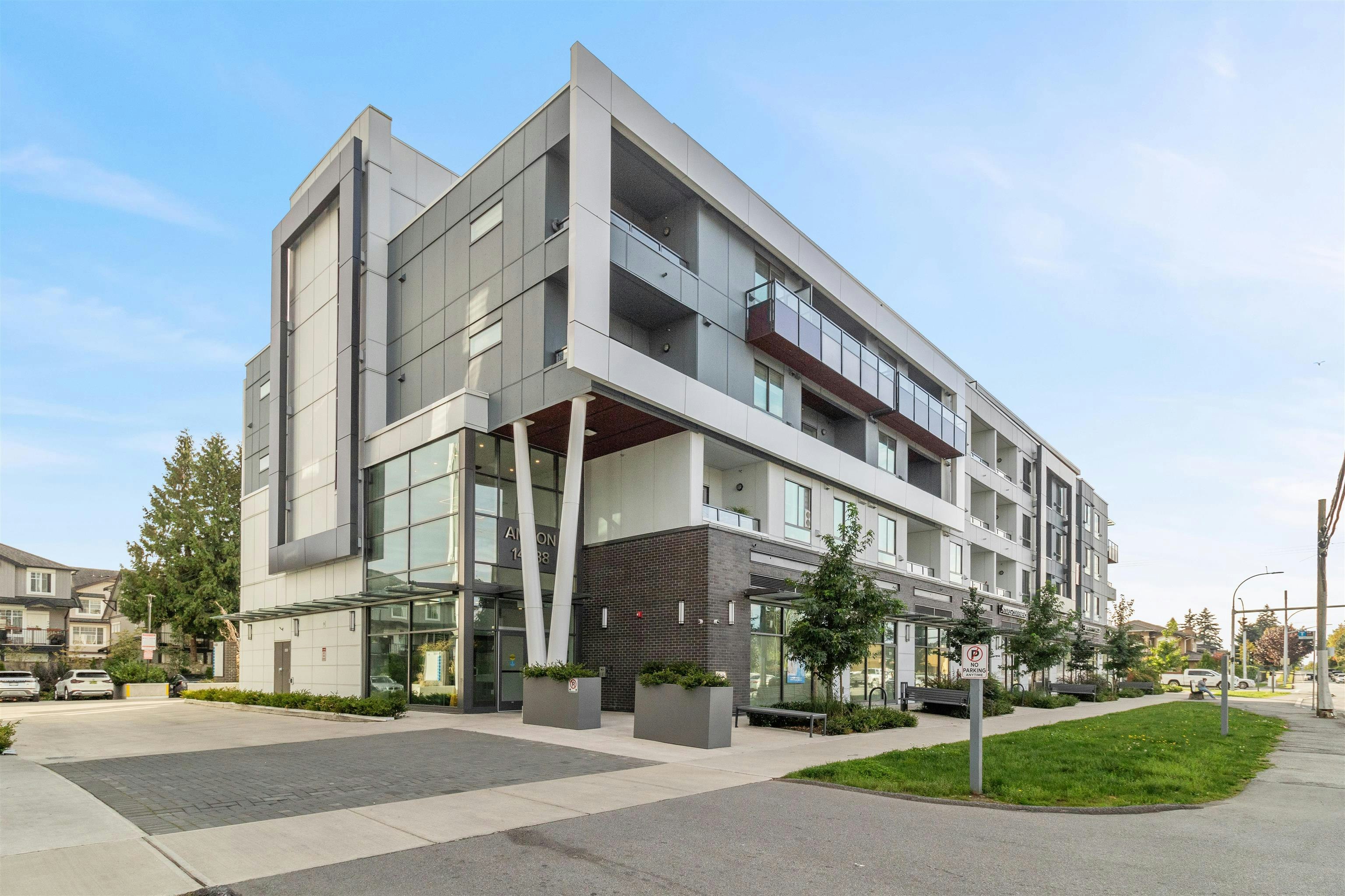 4xx-14438 72 Avenue, Surrey, BC, V3S 0B6