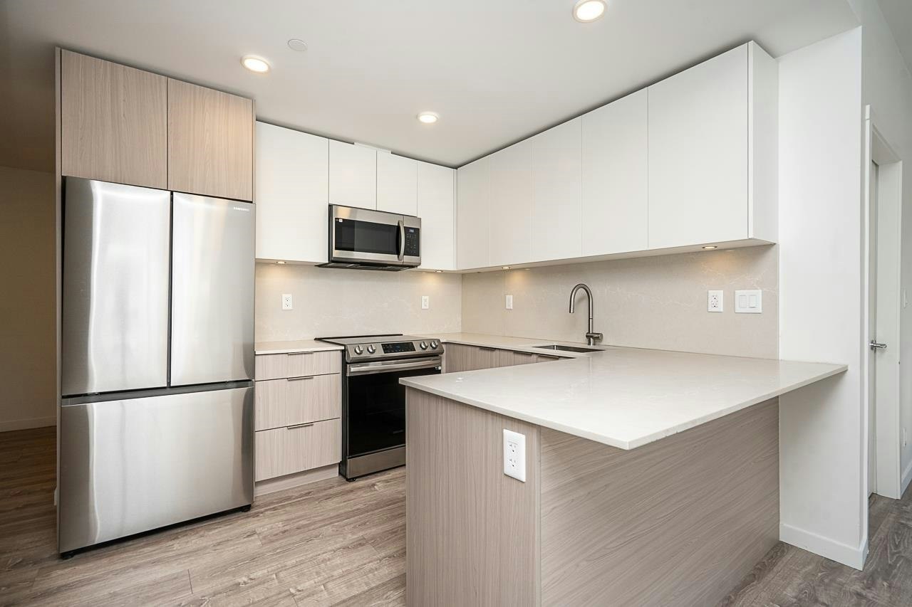 420-13968 Laurel Drive, Surrey, BC, V3T 1A8 - 11
