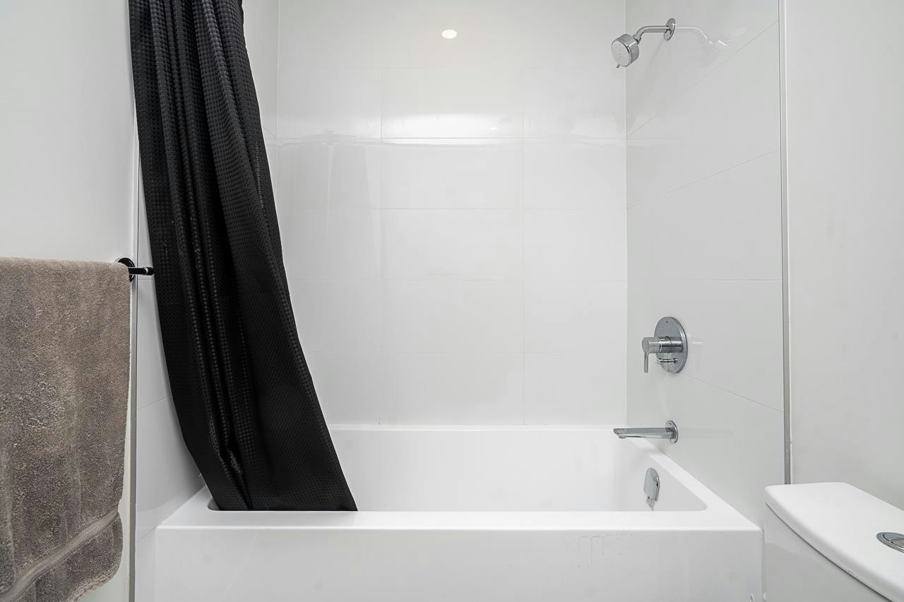 420-13968 Laurel Drive, Surrey, BC, V3T 1A8 - 23