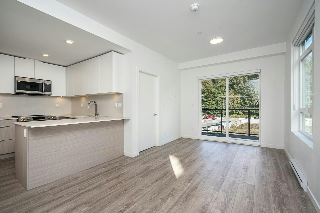 420-13968 Laurel Drive, Surrey, BC, V3T 1A8 - 6