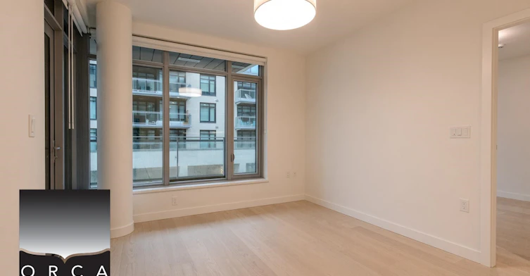 306-777 Harbour Way, North Vancouver, BC, V7P 0G2 - 5