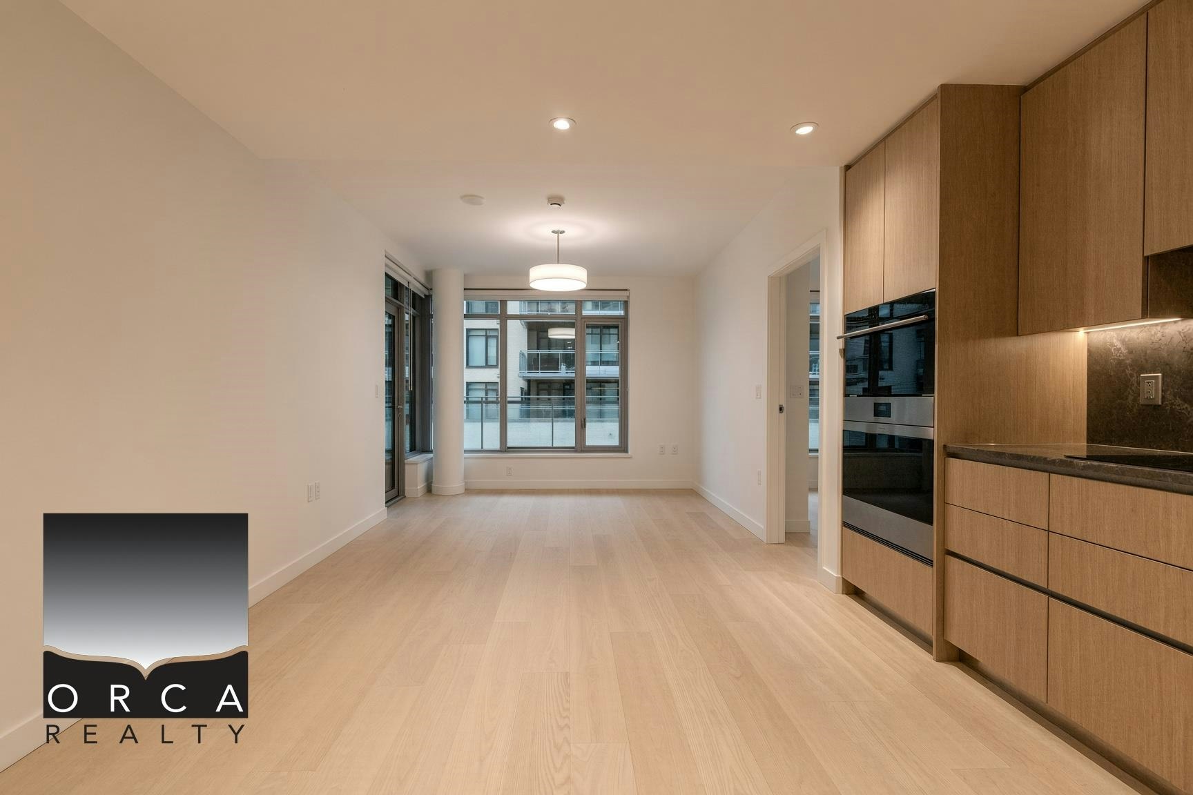 306-777 Harbour Way, North Vancouver, BC, V7P 0G2 - 3