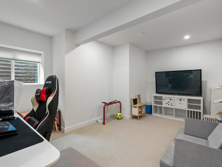 7567 196a Street, Langley, BC, V2Y 3T2 - 31