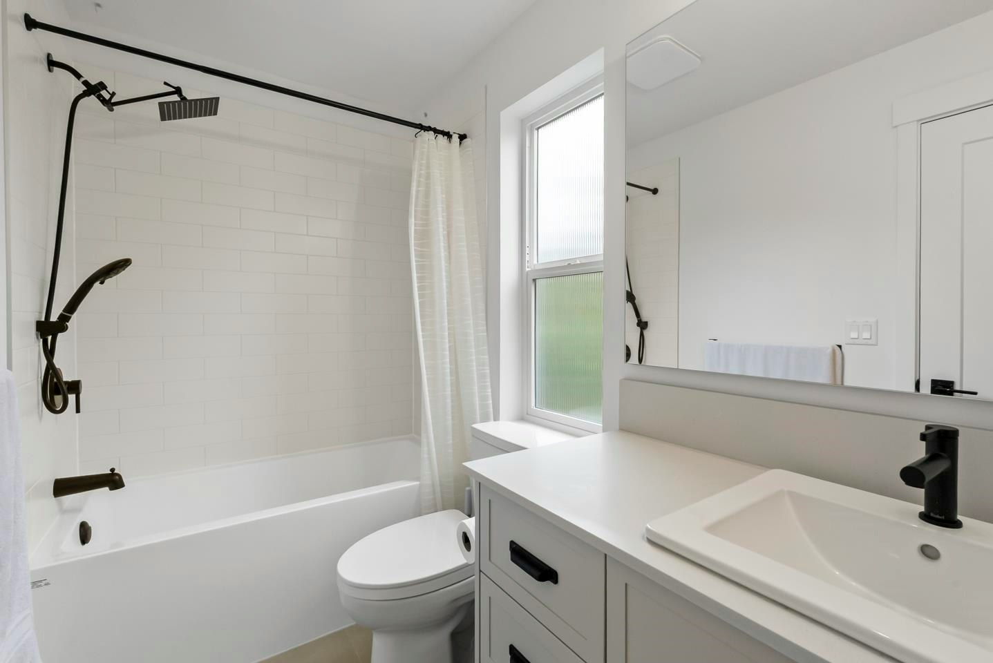 7567 196a Street, Langley, BC, V2Y 3T2 - 24