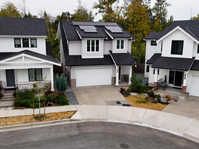 7567 196a Street, Langley, BC, V2Y 3T2