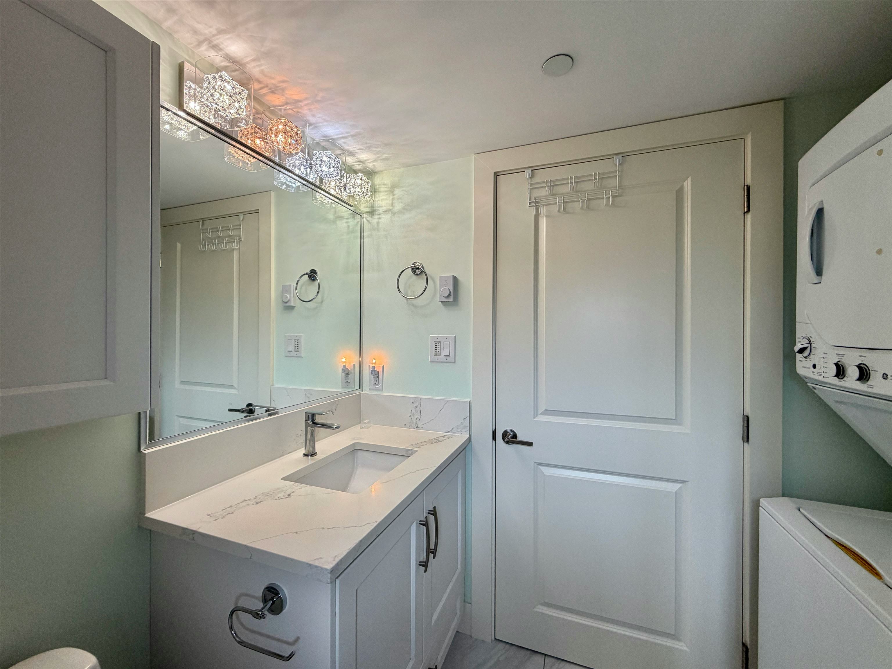 LANEWAY-582 E 57th Avenue, Vancouver, BC, V5X 1S9 - 12