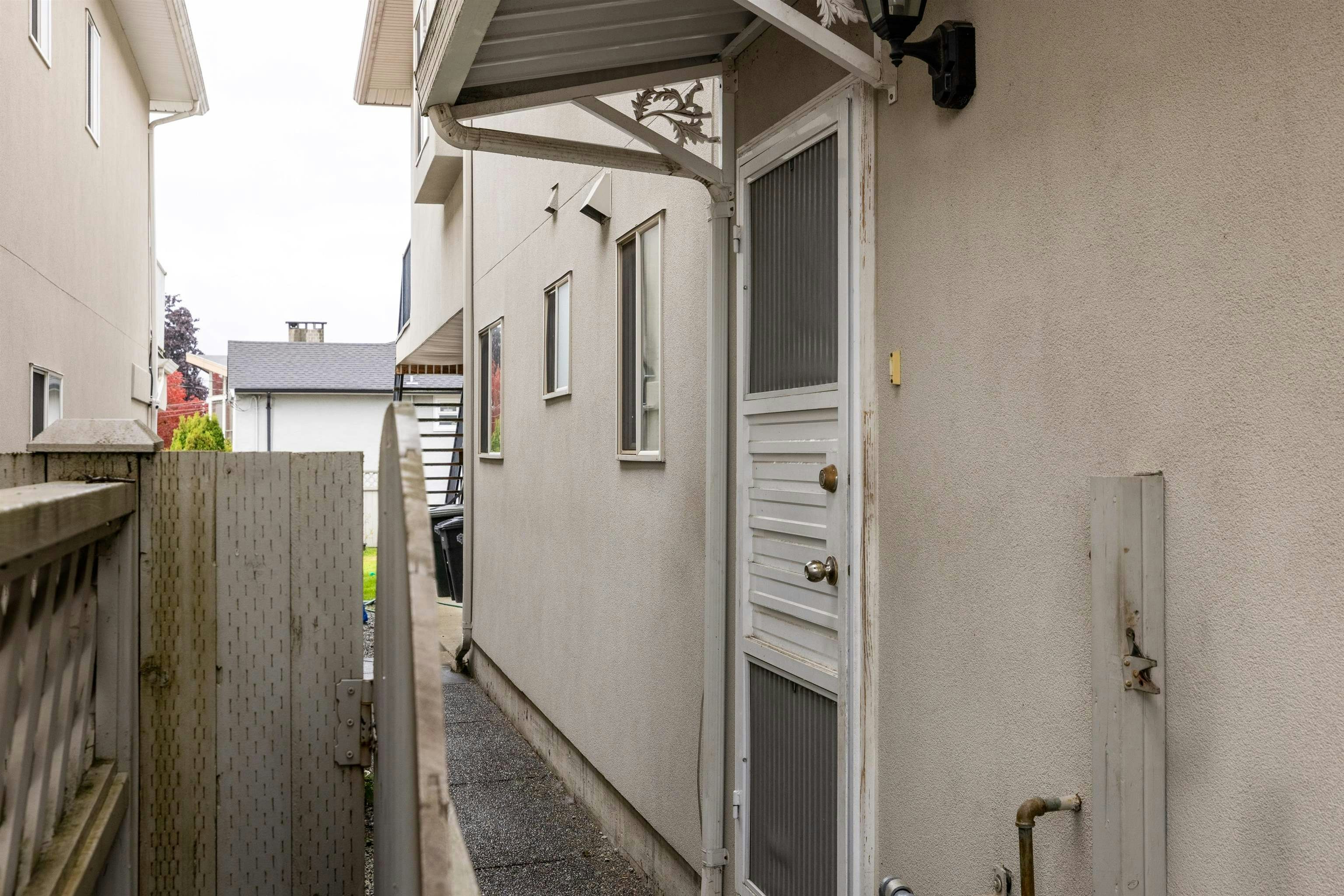 garden suite-7785 Buller St, Burnaby, BC, V5J 4T2 - 3