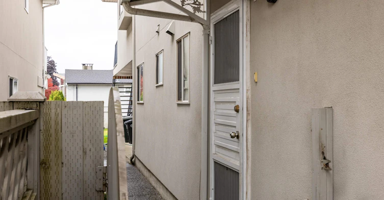 garden suite-7785 Buller St, Burnaby, BC, V5J 4T2 - 3