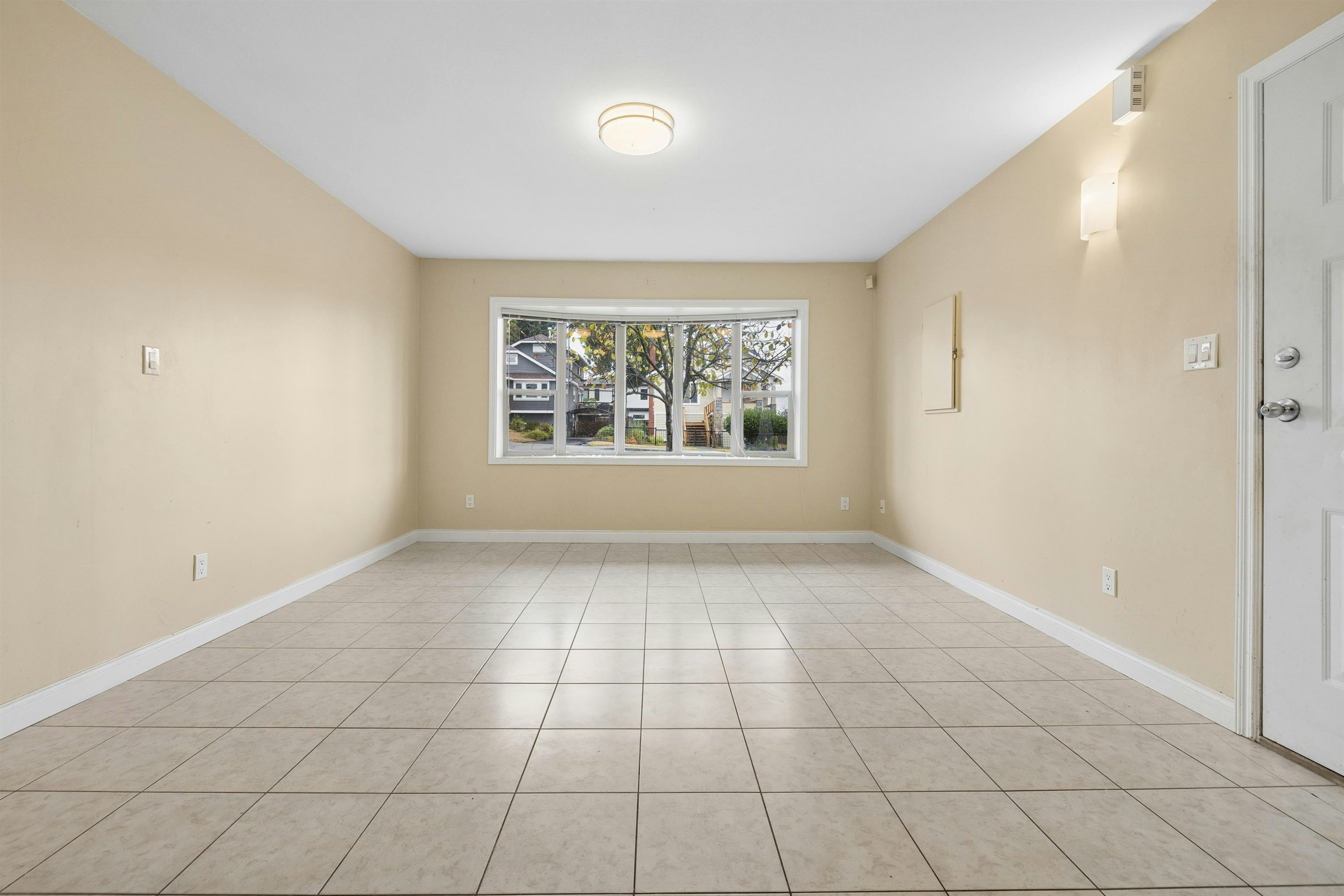 garden suite-7785 Buller St, Burnaby, BC, V5J 4T2 - 5