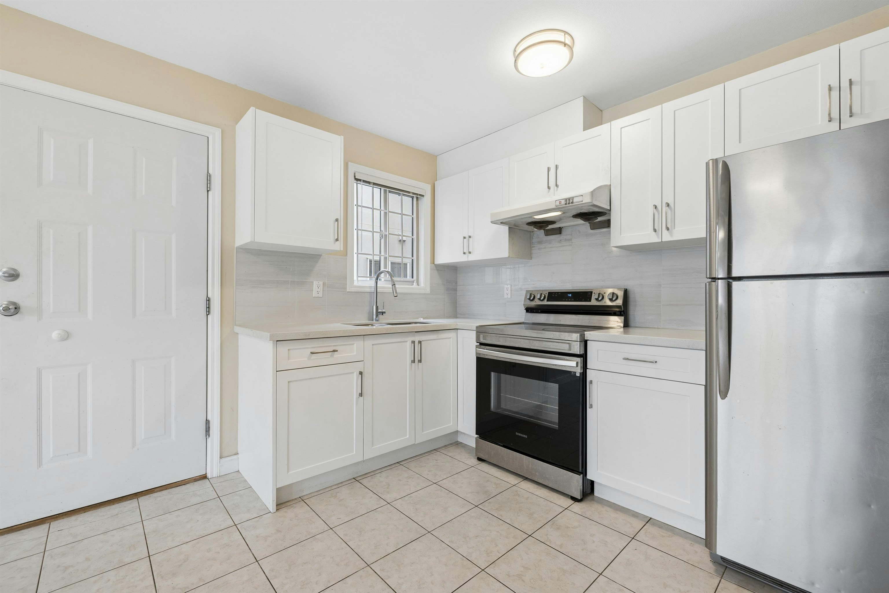 garden suite-7785 Buller St, Burnaby, BC, V5J 4T2 - 12