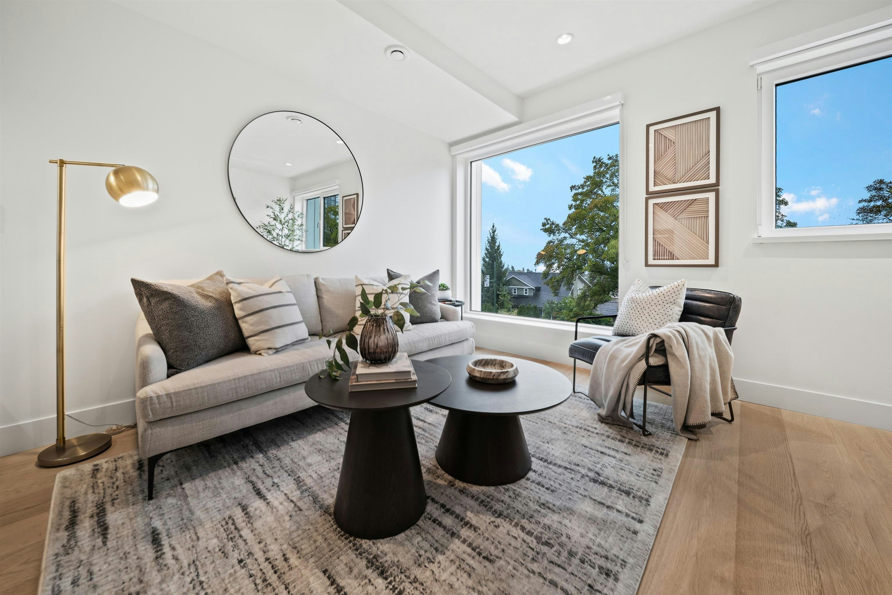 140 W Woodstock Avenue, Vancouver, BC, V5Y 0N1