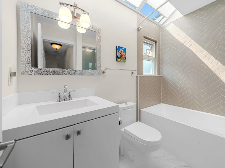 4-230 W 16th Street, North Vancouver, BC, V7M 1T6 - 26