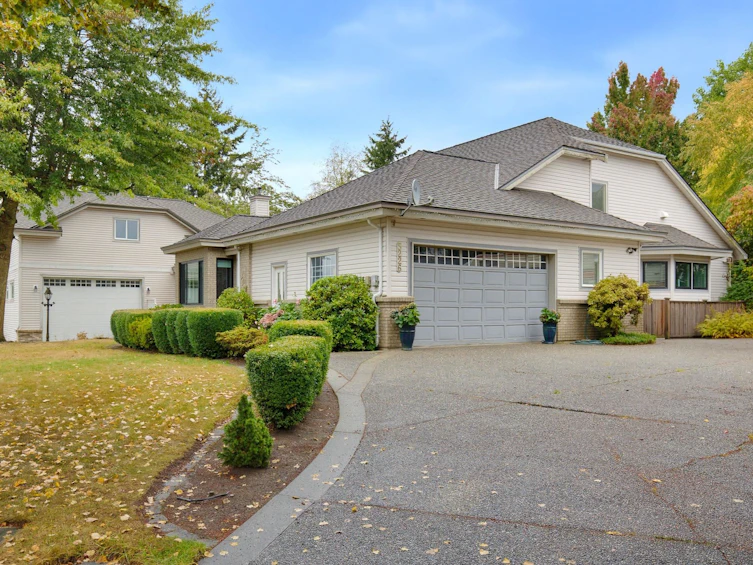 5226 222 Street, Langley, BC, V2Y 1L5