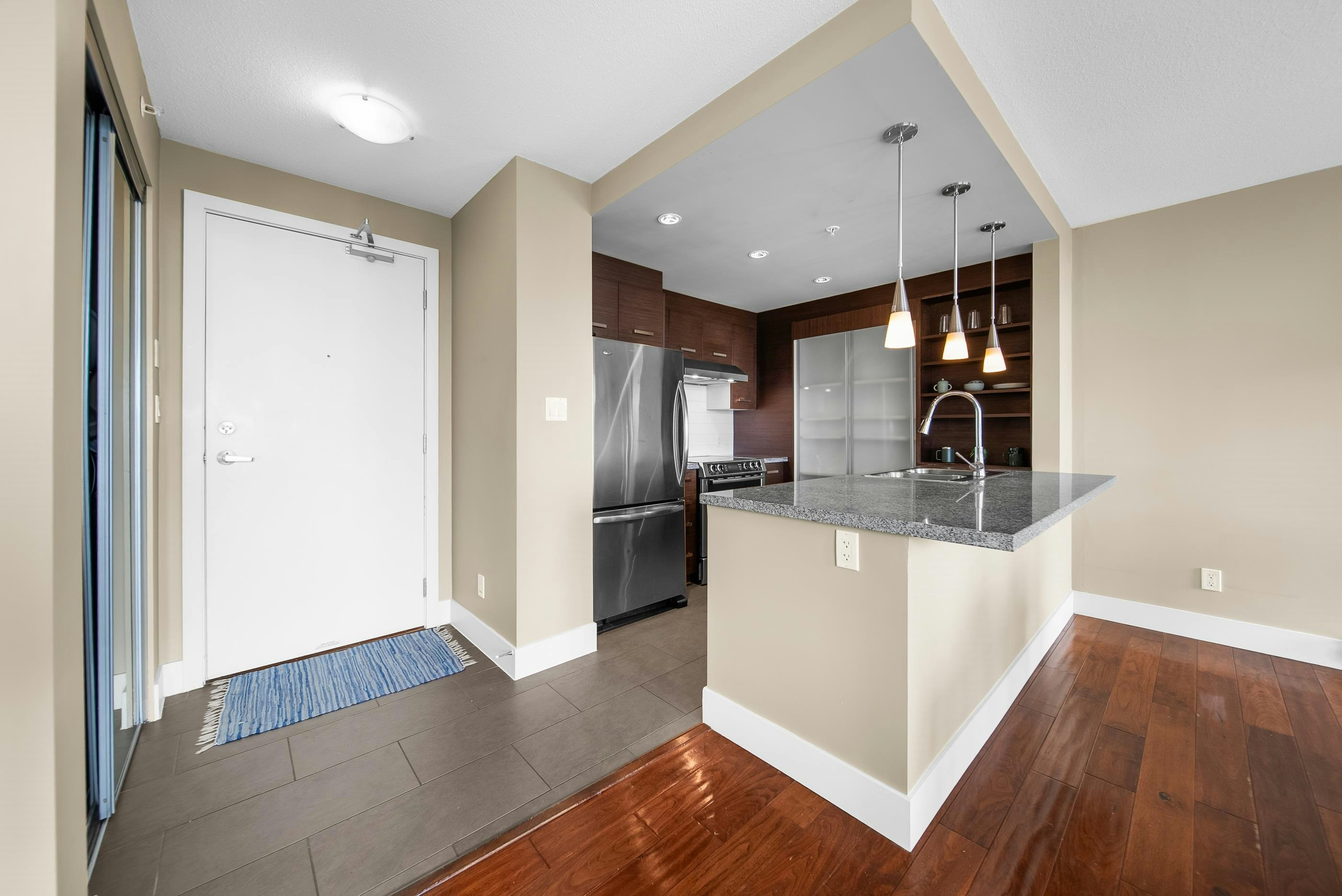805-2959 Glen Drive - 4