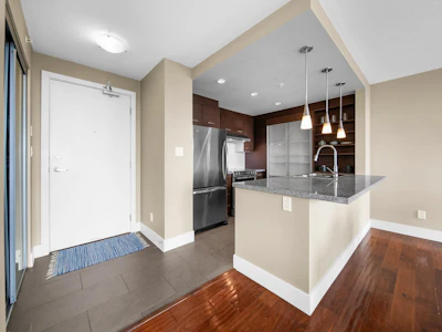 805-2959 Glen Drive - 4
