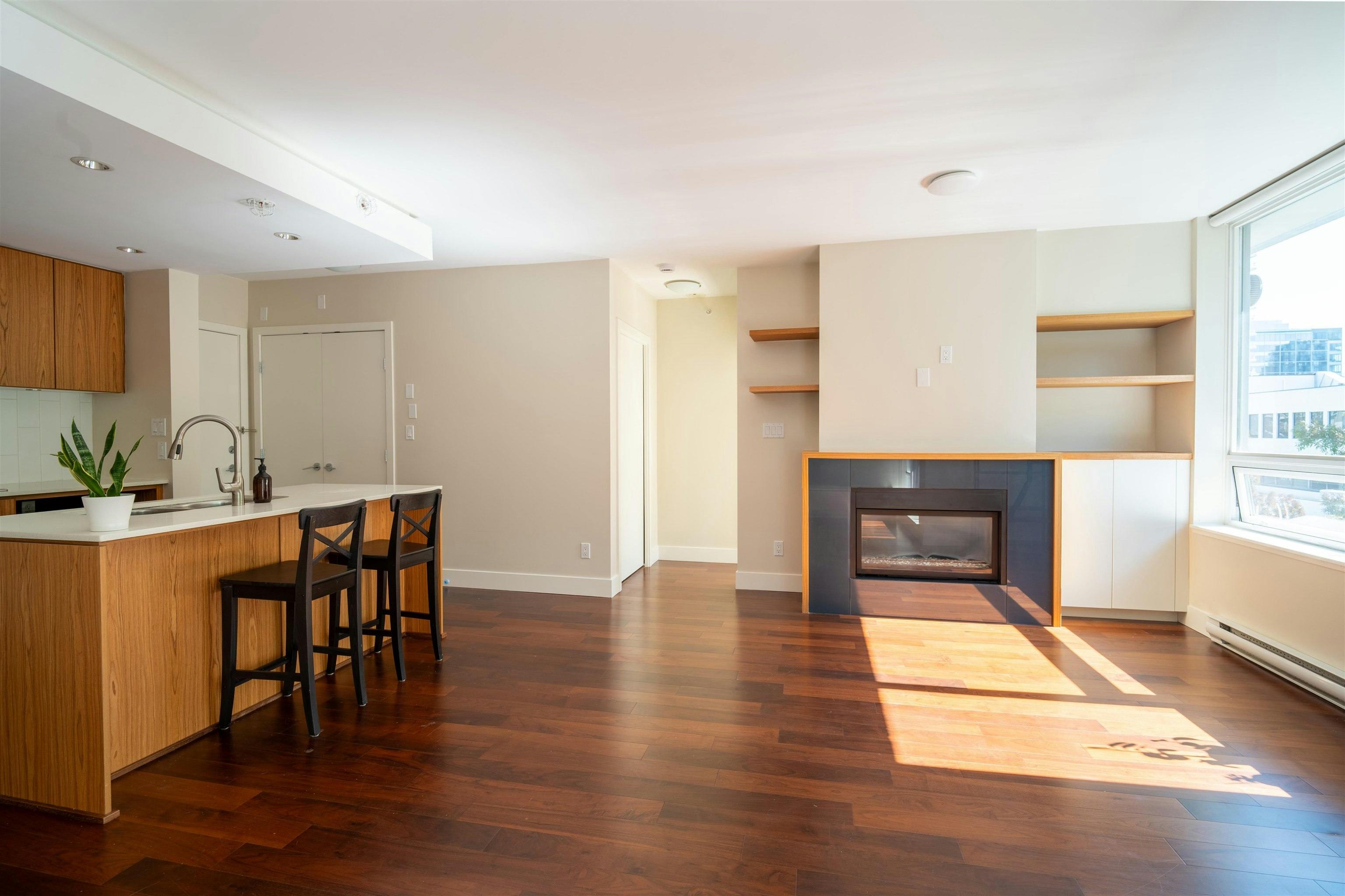 504-1675 W 8 Avenue, Vancouver, BC, V6J 0A8