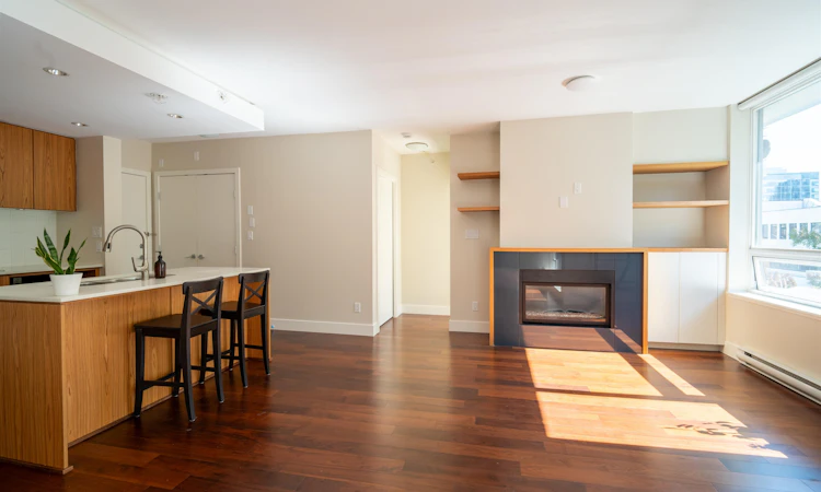 504-1675 W 8 Avenue