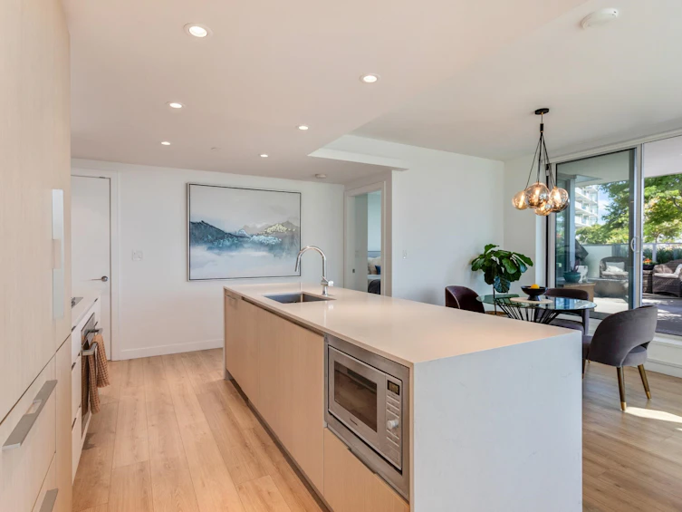 706-1500 Fern Street, North Vancouver, BC, V7J 0E6 - 6