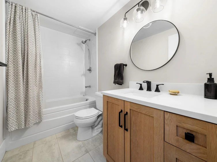 202-1610 Chesterfield Avenue, North Vancouver, BC, V7M 2N7 - 22