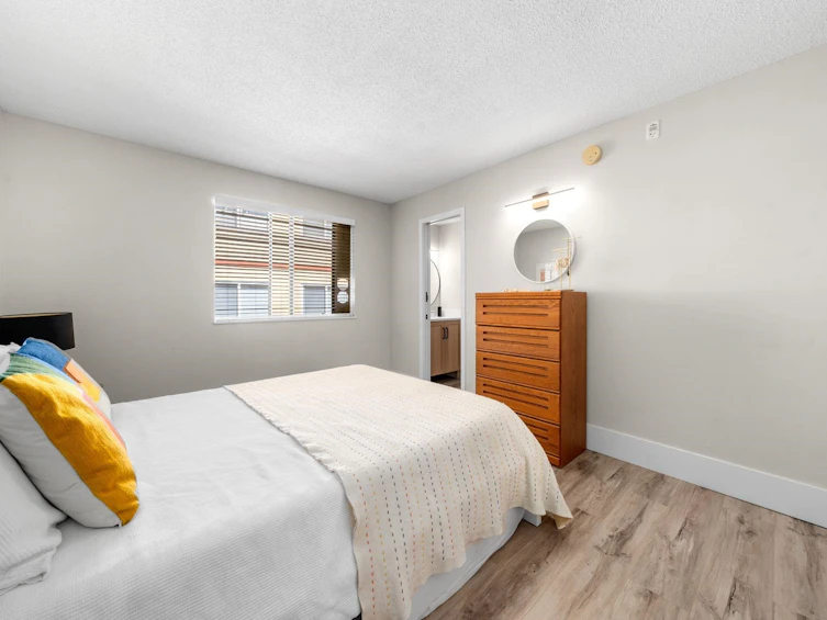 202-1610 Chesterfield Avenue, North Vancouver, BC, V7M 2N7 - 19
