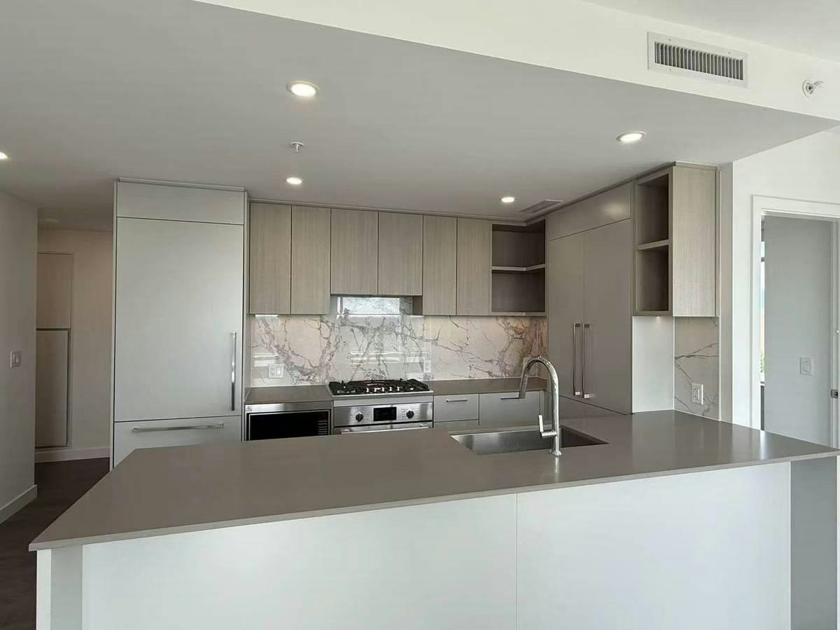 6468 Willingdon Avenue, Burnaby, BC, V5H 0L3 - 3