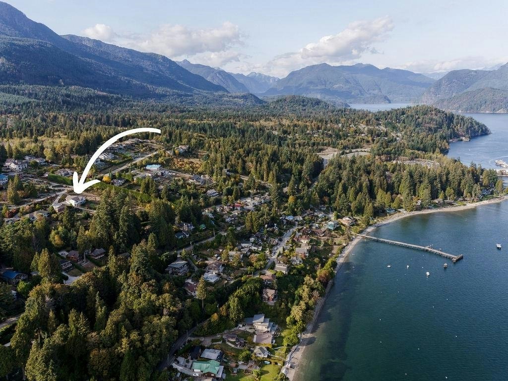 1208 St Andrews Road, Gibsons, BC, V0N 1V1 - 4