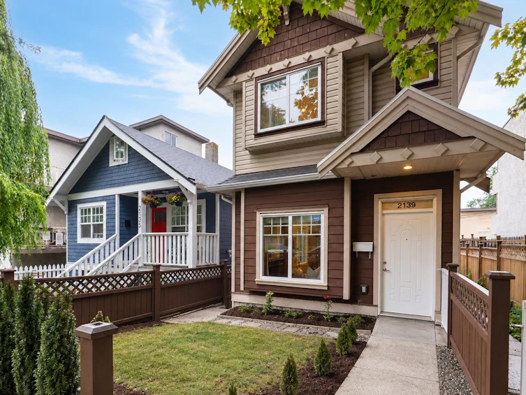 2139 Triumph Street, Vancouver, BC, V5L 1L1
