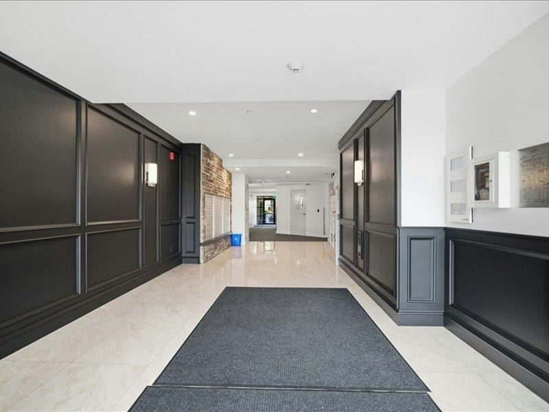 103-2860 Trethewey Street - 3
