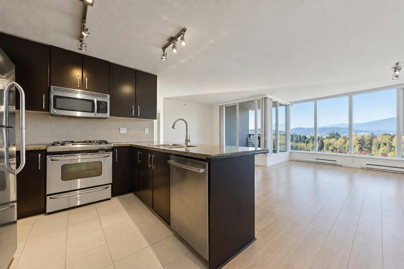 1603-651 Nootka Way, Port Moody, BC, V3H 0A1 - 3