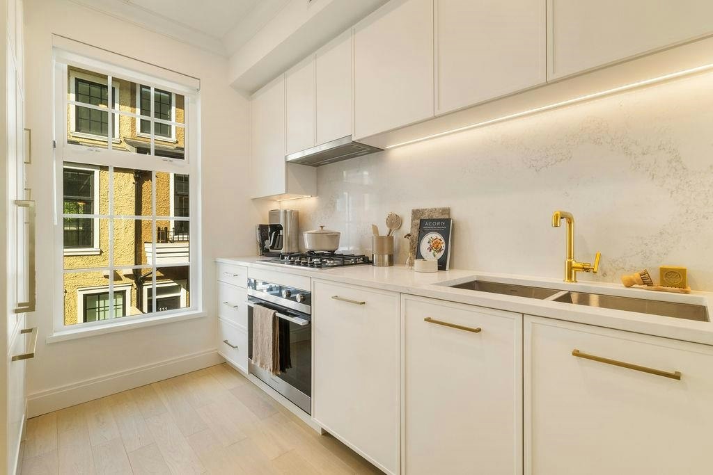 221-7789 Yukon Street, Vancouver, BC, V5X 2Y4 - 11