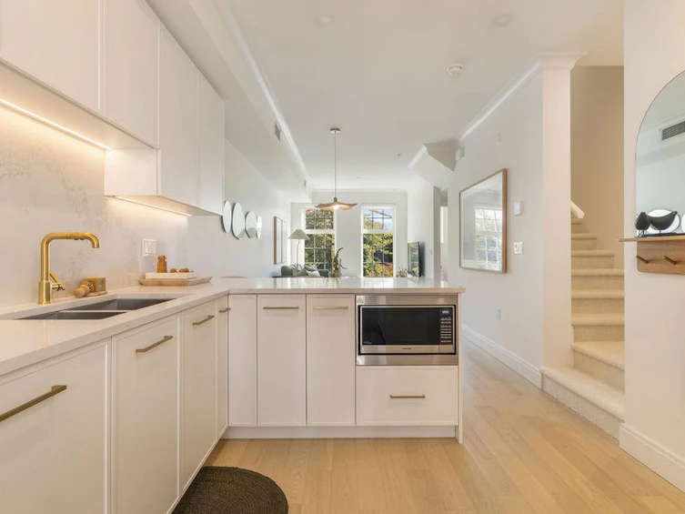 221-7789 Yukon Street, Vancouver, BC, V5X 2Y4 - 8