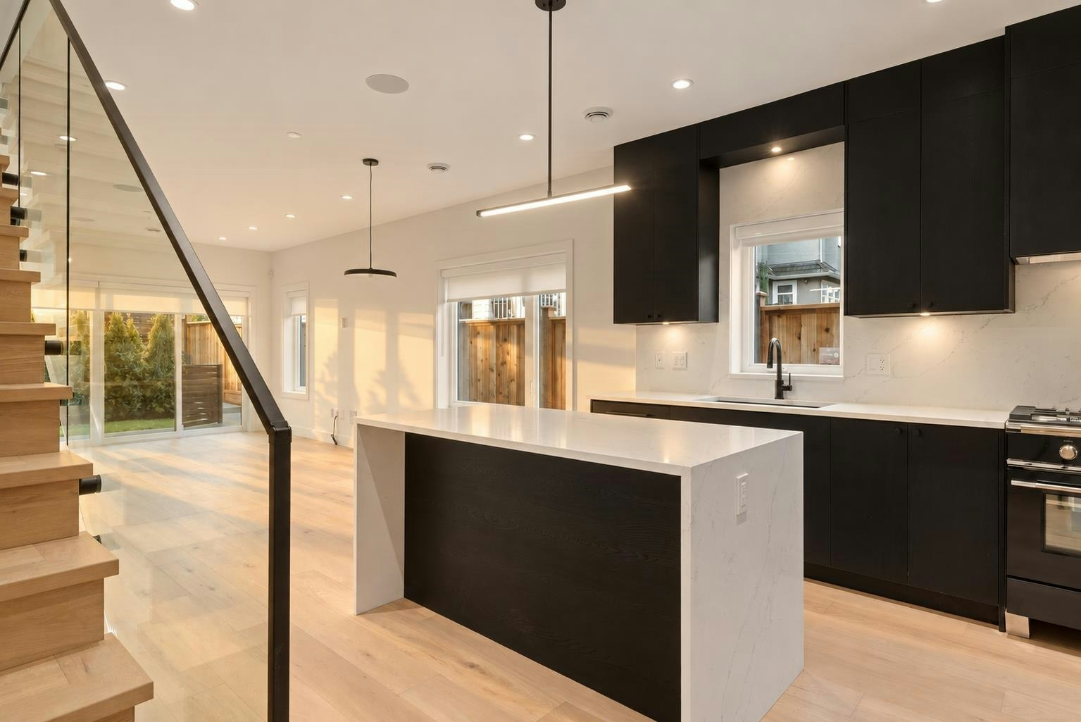 1-2539 Grant Street, Vancouver, BC, V5K 3G6