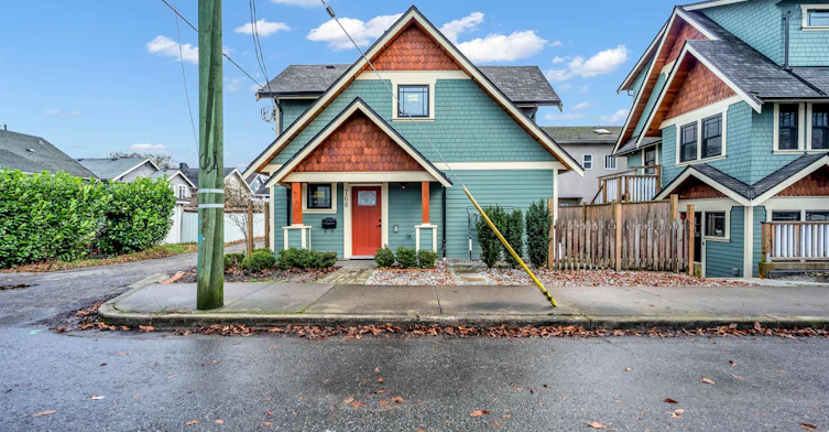 768 Garden Dr, BC, Vancouver, BC, V5L 0C9 - 2