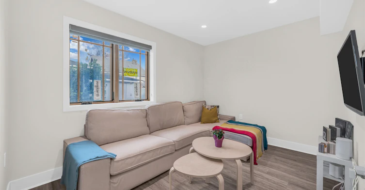 768 Garden Dr, BC, Vancouver, BC, V5L 0C9 - 4
