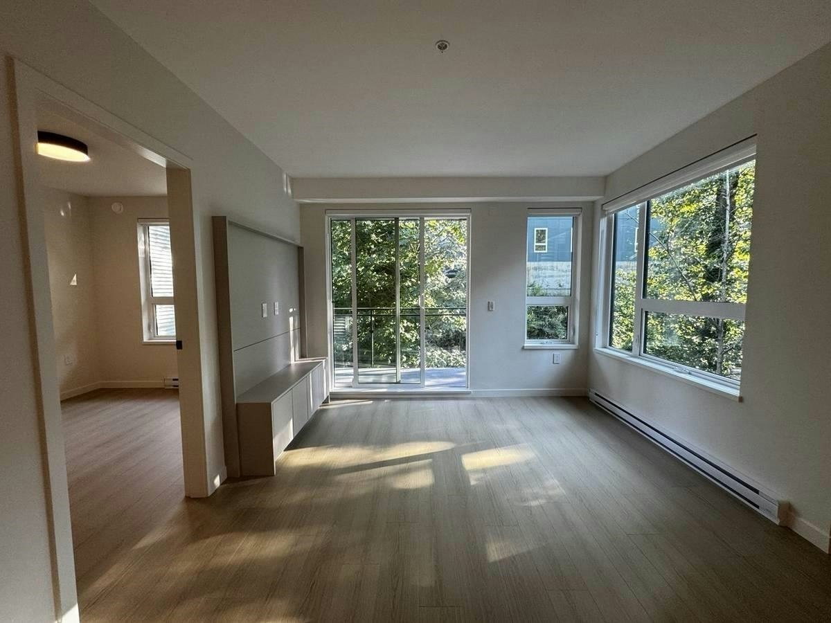 403-2015 St. Johns St BC, Port Moody, BC, V3H 0N5 4
