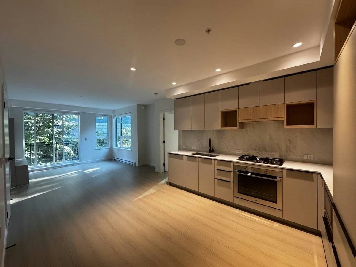 403-2015 St. Johns St BC, Port Moody, BC, V3H 0N5 2