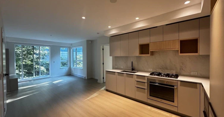 403-2015 St. Johns St BC, Port Moody, BC, V3H 0N5 - 2