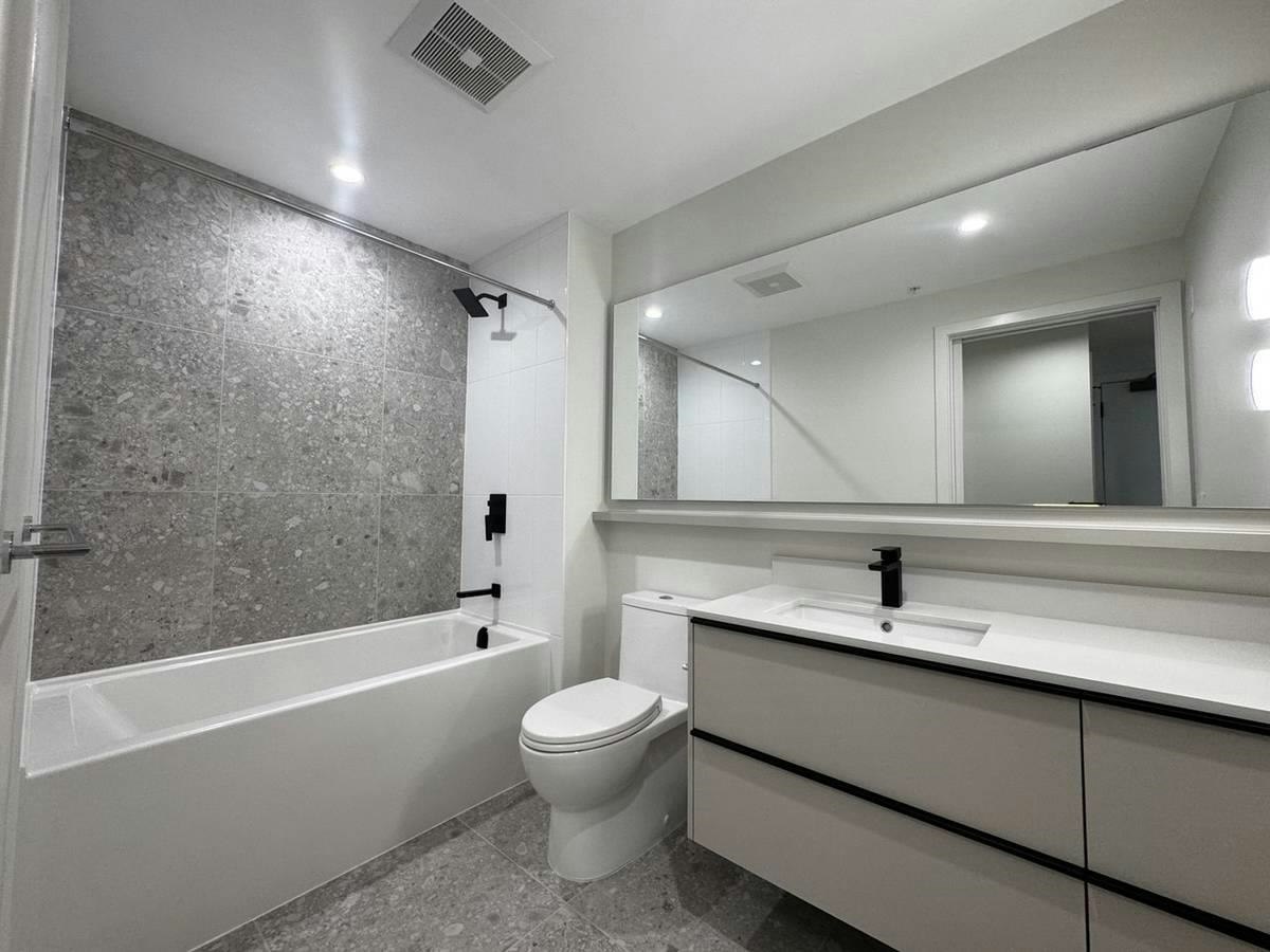 403-2015 St. Johns St BC, Port Moody, BC, V3H 0N5 - 9