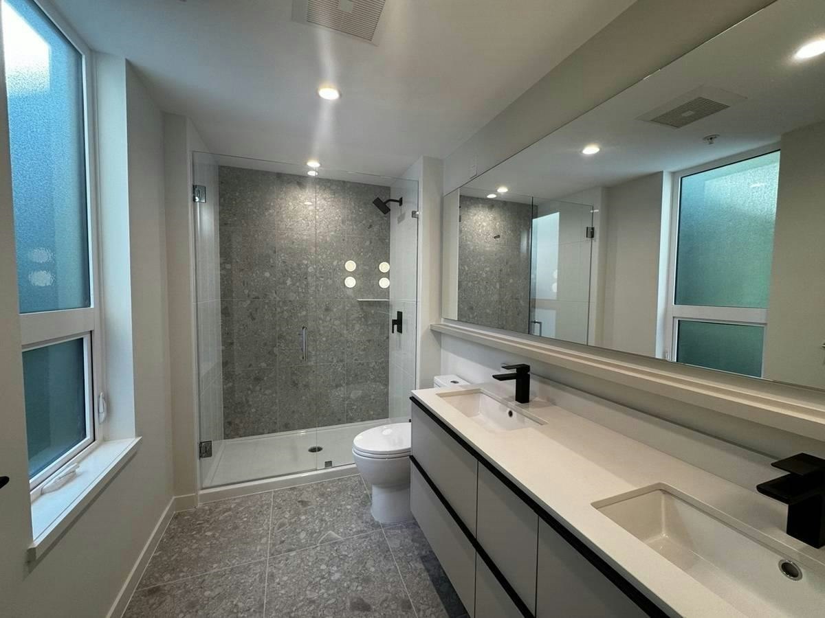 403-2015 St. Johns St BC, Port Moody, BC, V3H 0N5 - 10