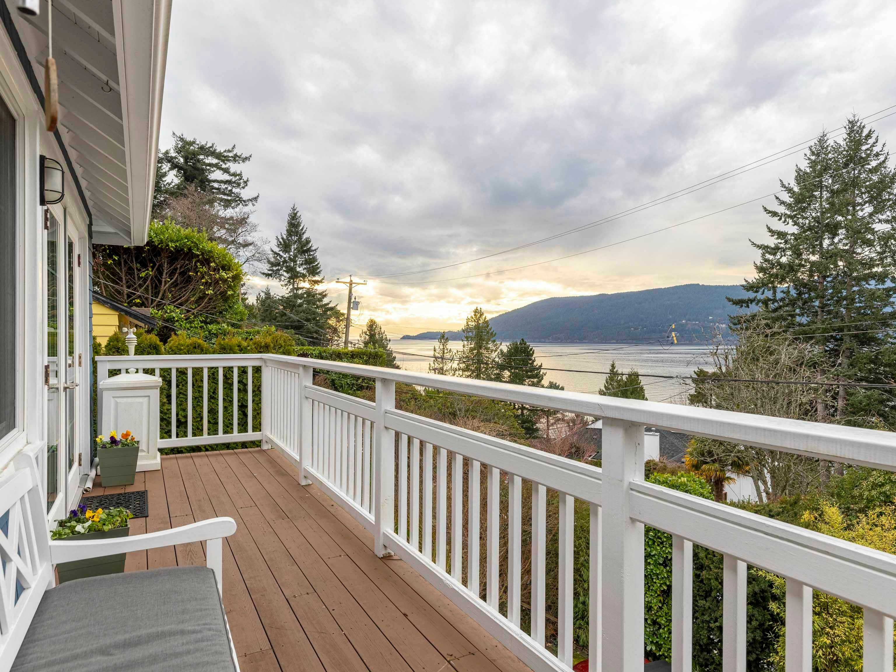 6252 Wellington Avenue, West Vancouver, BC, V7W 2H4