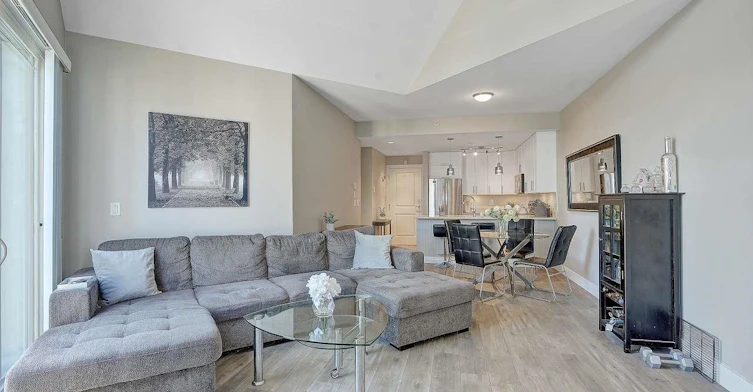 4th floor-15350 16a Avenue, Surrey, BC, V4A 1S9 - 4