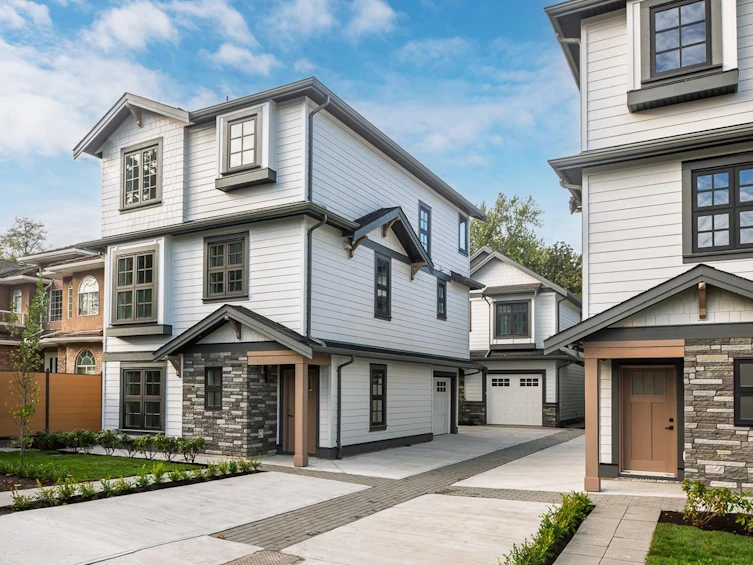 2-7609 Coldicutt Street, Burnaby, BC, V3N 3Z5