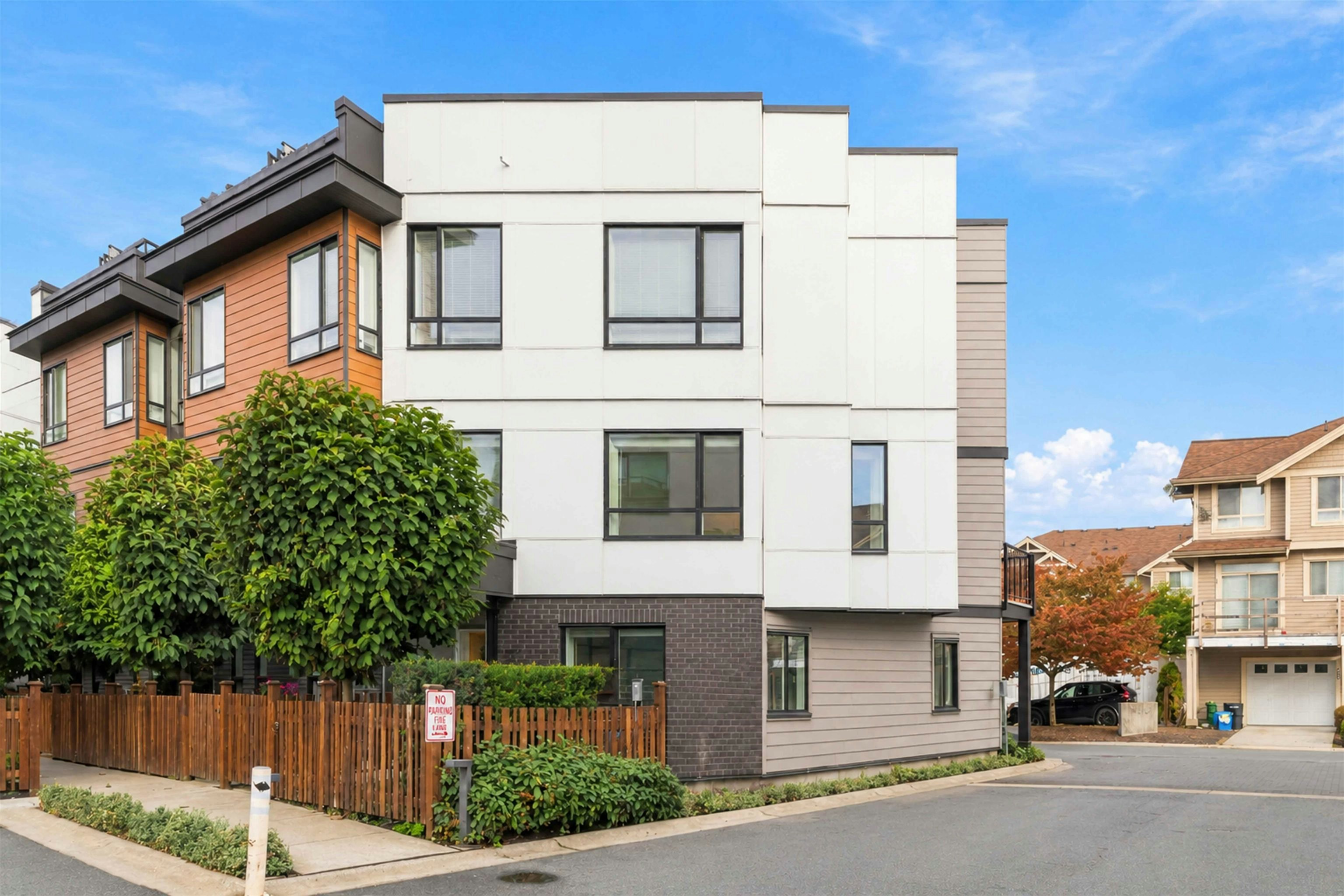 26-97949 55 Avenue, Langley, BC, V3A 3W8