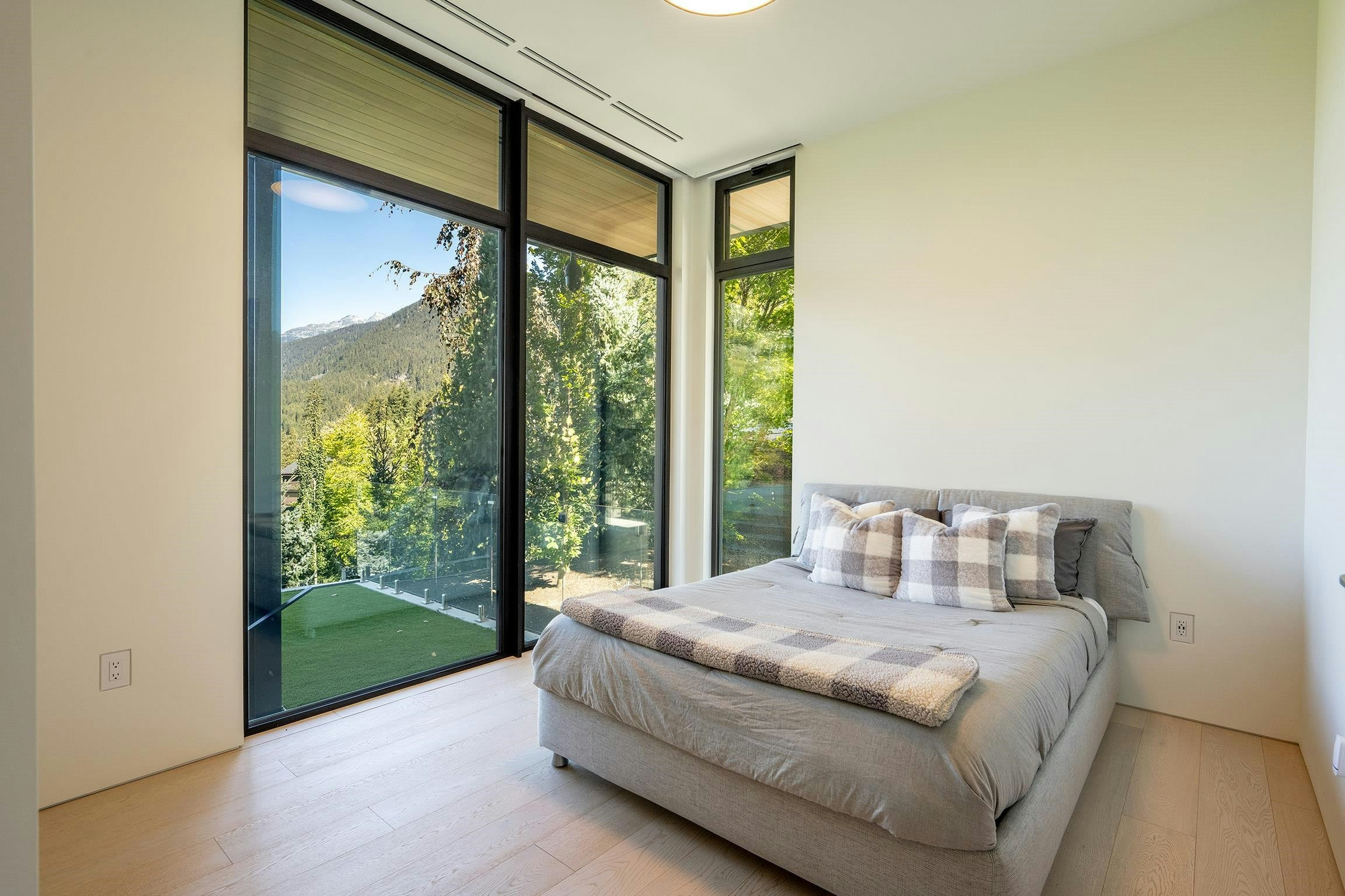 9092 Corduroy Run Court, Whistler, BC, V8E 1M1 - 13