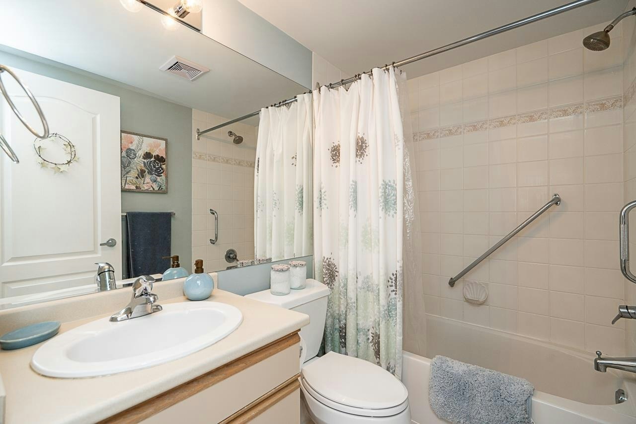 3rd Floor-15165 Marine Drive, Surrey, BC, V4B 1C5 - 12