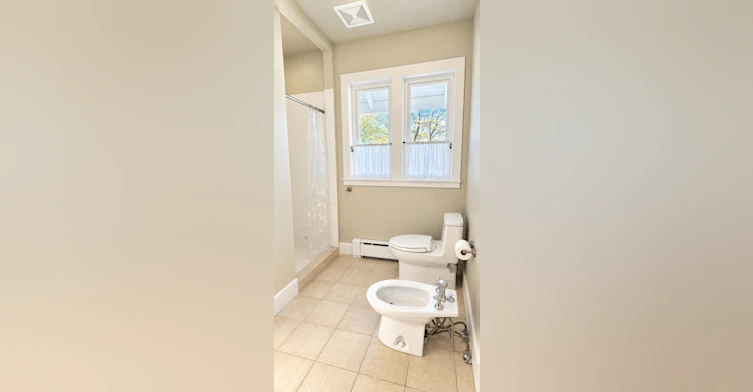 2491 W 14th Avenue, Vancouver, BC, V6K 2W4 - 16
