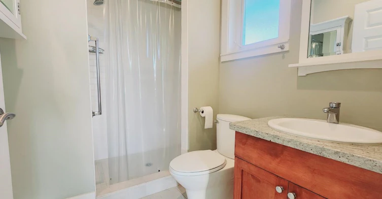 2491 W 14th Avenue, Vancouver, BC, V6K 2W4 - 11
