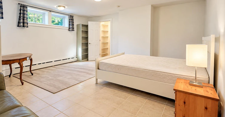 2491 W 14th Avenue, Vancouver, BC, V6K 2W4 - 18