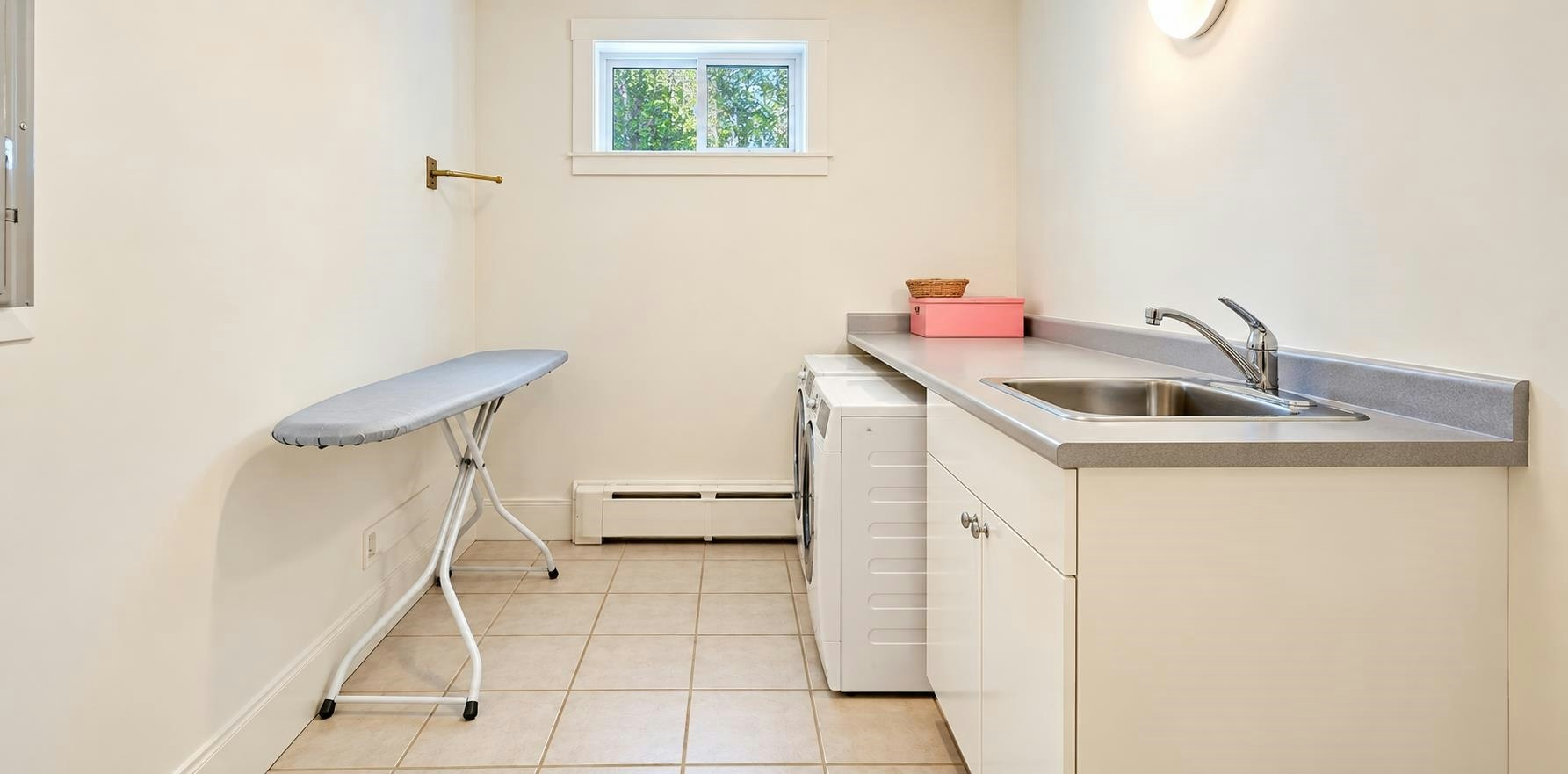 2491 W 14th Avenue, Vancouver, BC, V6K 2W4 - 20